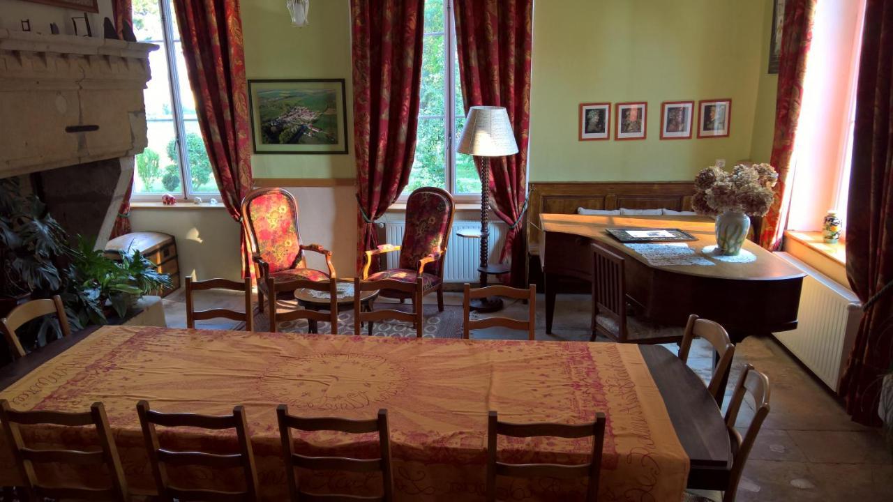 Maison D'Hotes Le Chateau De Puxe Екстериор снимка